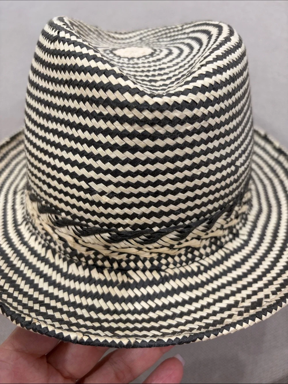 Club Monaco Black and Cream Straw Fedora Hat